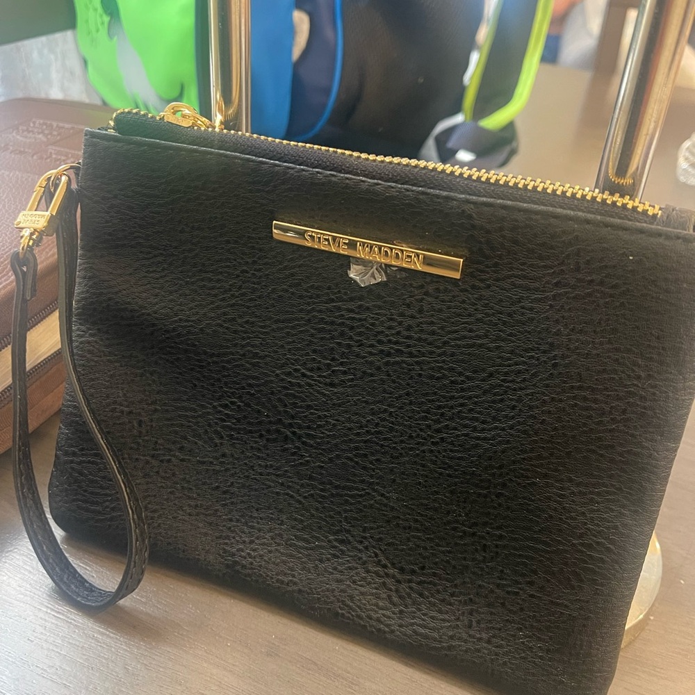 Steve Madden Wristlet